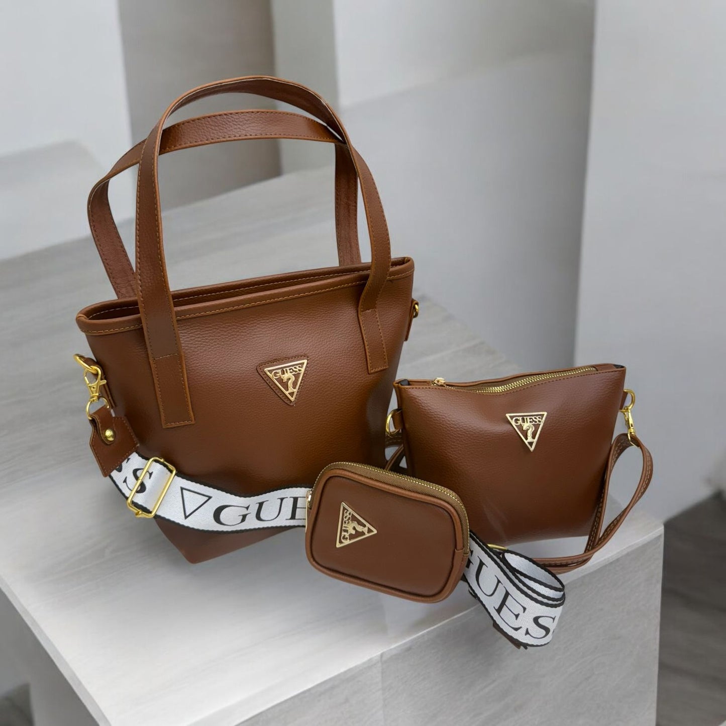 ¡El Combo Perfecto Para El Mes De Las Madres! 3x1 Bolso De Mano, Carriel y Monedero